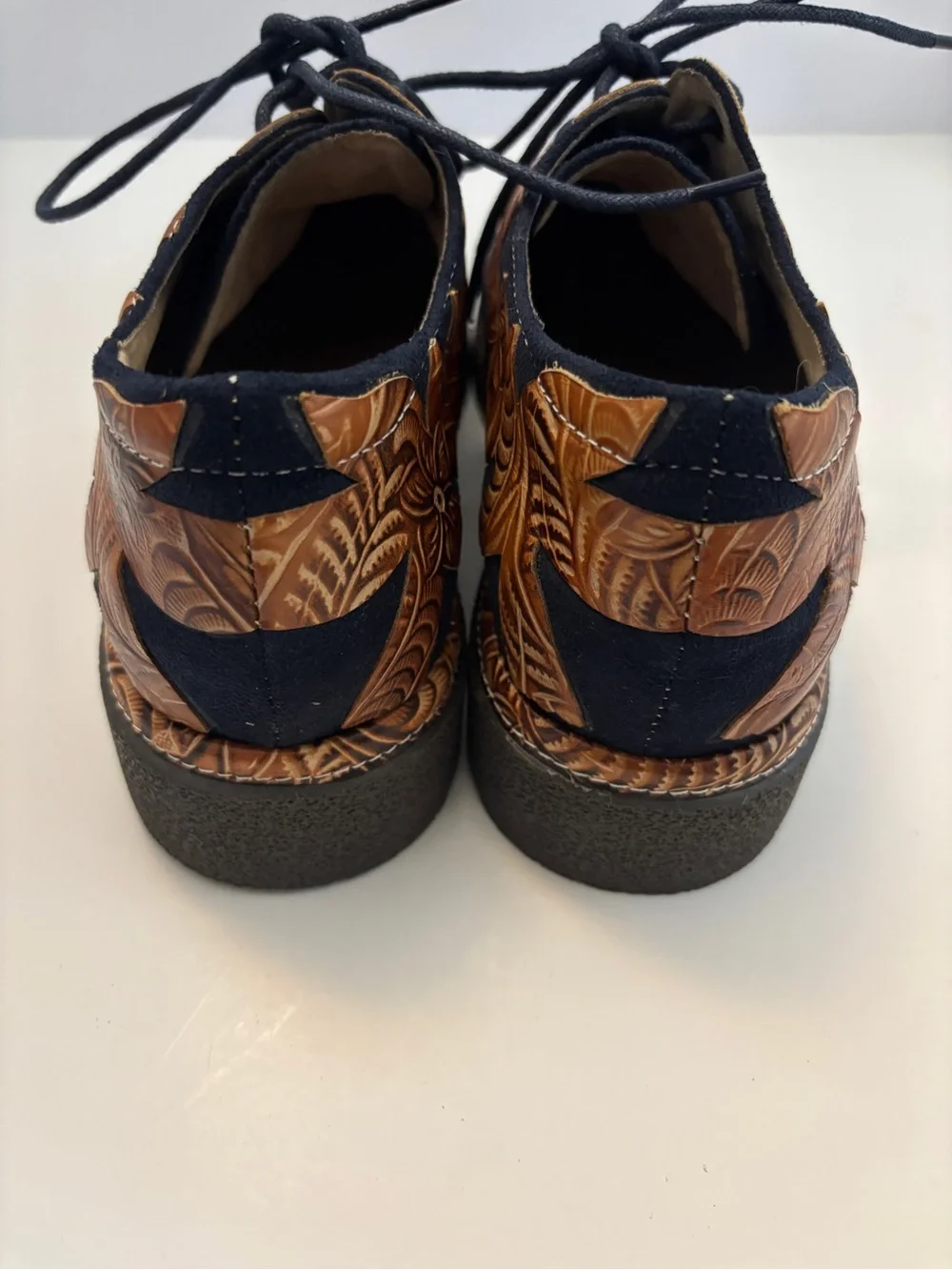 L'ATISTE Navy Blue and Brown Floral Leather Lace-Up Flats 7.5